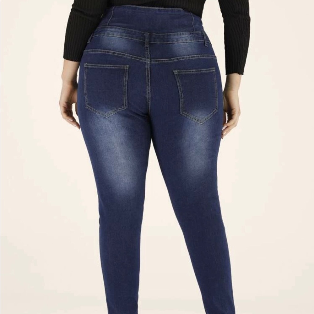 Jeans - Picture 2 of 3